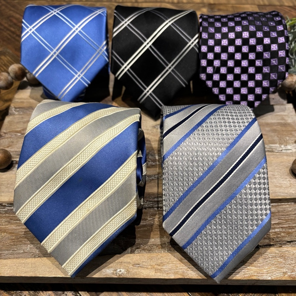DONALD J. TRUMP SIGNATURE COLLECTION ELEGANT 100% SILK TIE BUNDLE